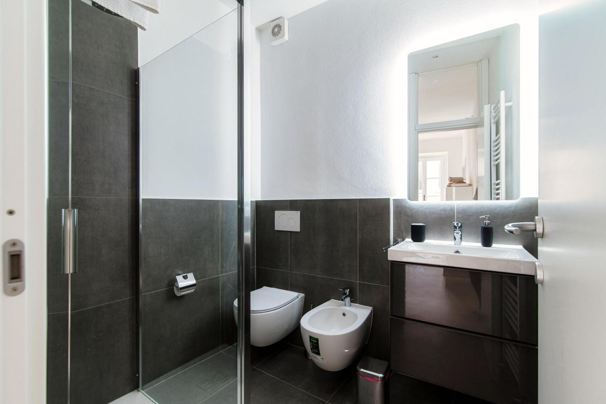 Giuliny Lovely Flat - The House Of Travelers โกโม ภายนอก รูปภาพ
